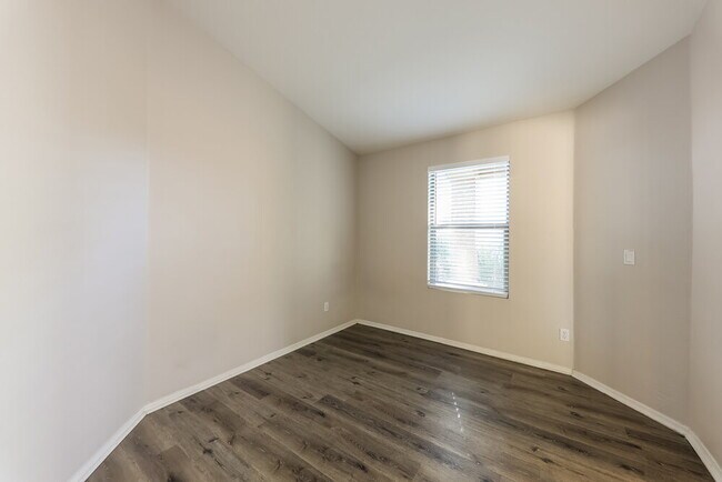 Building Photo - 16214 N 162nd Dr