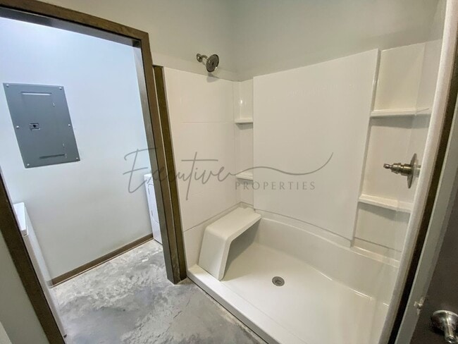 Building Photo - 144 Arlington Dr