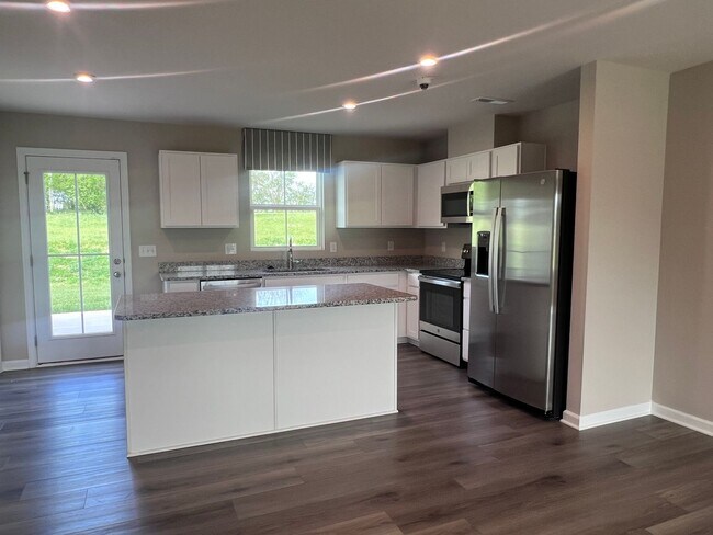 Building Photo - For Rent