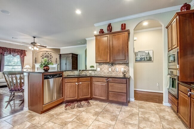 Building Photo - 18318 Hampton Hills Dr