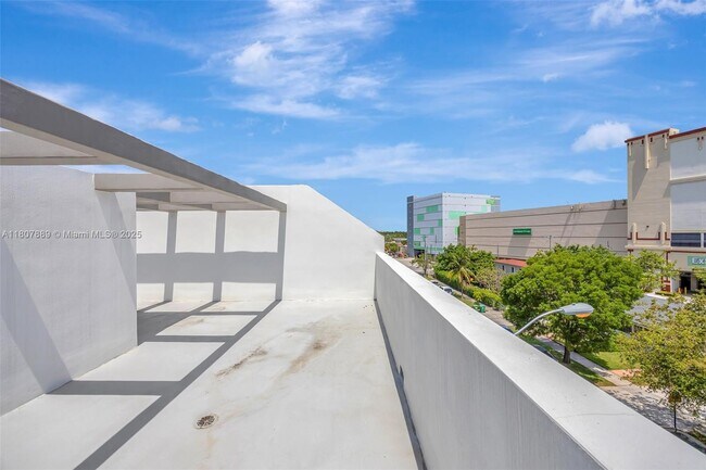 Building Photo - 2692 SW 25th Ave