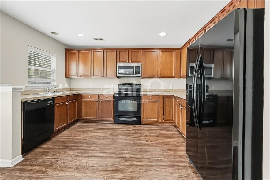 Building Photo - 314 Southwilde Way