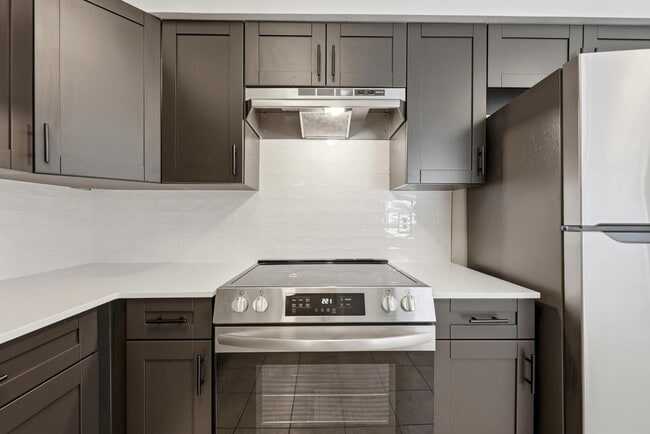 Building Photo - 1331 Cedar St