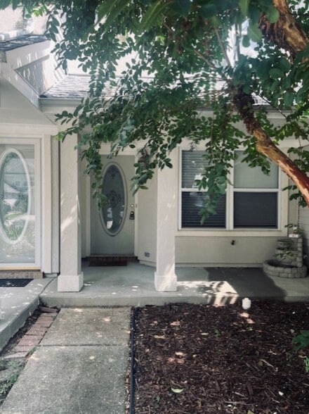Building Photo - 861 Royal Grove Ct