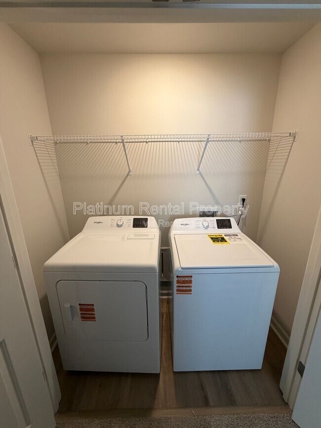 Building Photo - 42 Rustin Rdg