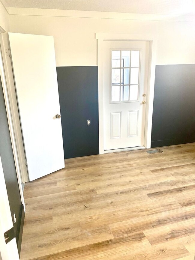 Building Photo - 6620 Upton Ln