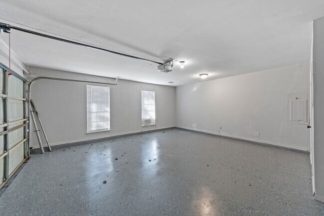 Building Photo - 128 Overbrook Dr