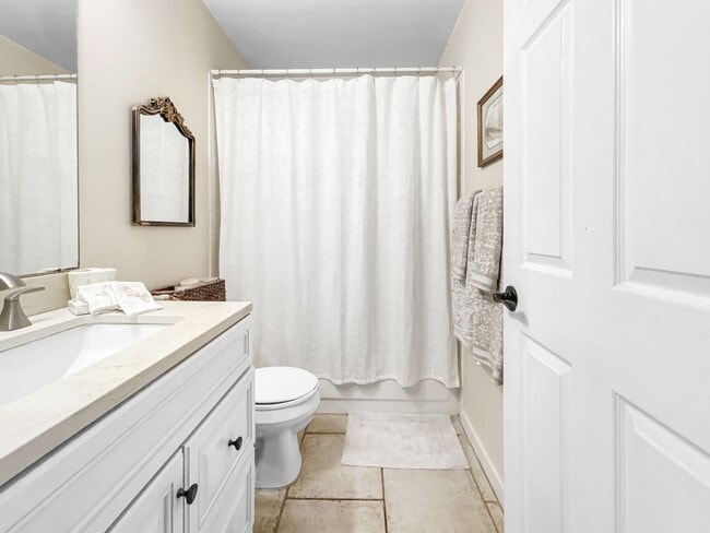 Building Photo - Modern Condo Living by Mirror Lake – Downtown St. Pete! 2bed | 2bath