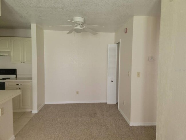 Building Photo - 2550 N Alafaya Trail