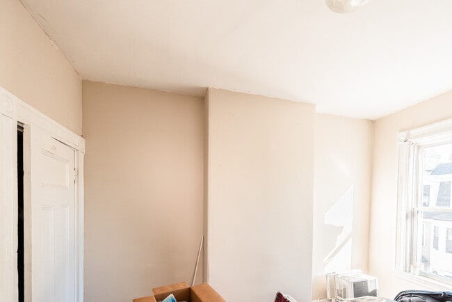 Building Photo - 48 Green St