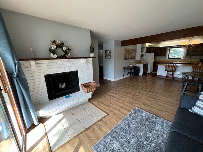 Building Photo - 11527 Heritage Ct