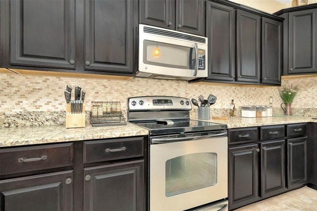 Building Photo - 3529 Lefays Point