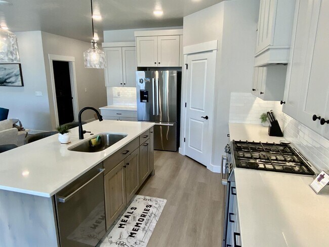 Building Photo - 3484 N Sirocco Ave