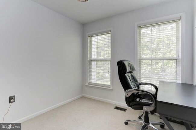Building Photo - 9197 Carriage House Ln