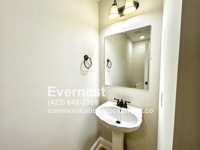 Building Photo - 7145 Tyner Rd