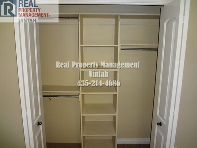 Building Photo - 3 Bedroom Condo With 2 Car Garage. MOVE IN SPECIAL!! $400 OFF YOUR FIRST MONTH'S RENT WHEN YOU SI...