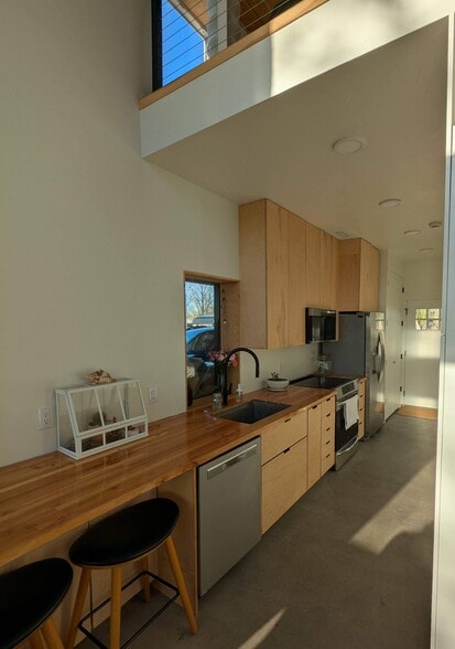 Building Photo - 7895 S 400 W