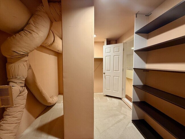 Building Photo - Gorgeous Spanish Trails 3BR House for lease!