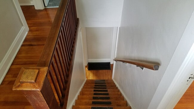 Building Photo - Apartment Available in Village of Liverpool