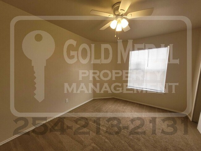 Building Photo - Charming 4-Bed, 2-Bath now available for r...