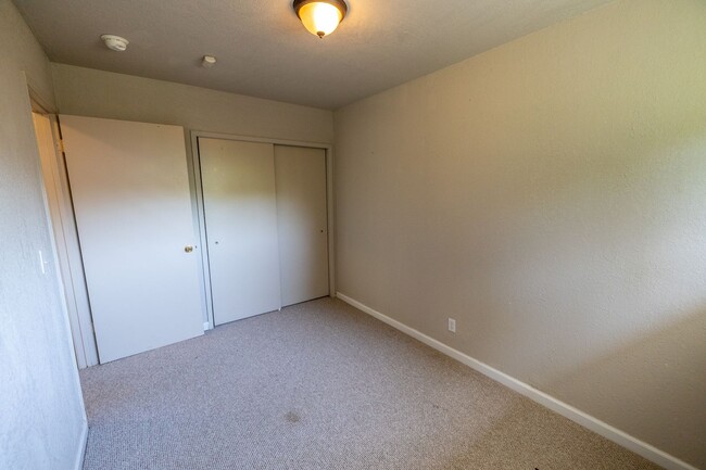 Building Photo - 2112 Tenth St