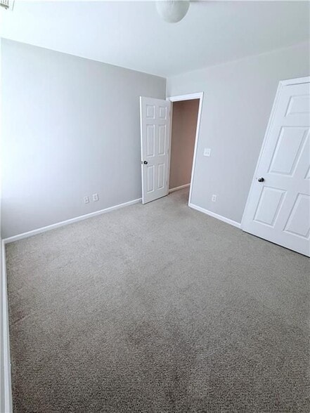Building Photo - 3816 Landing Terrace