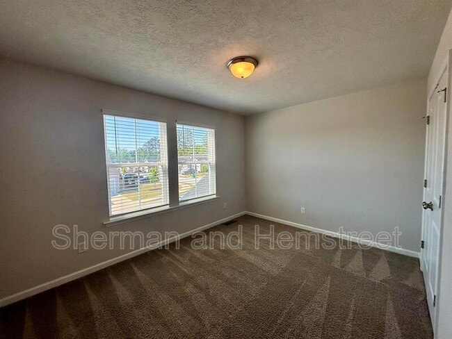 Building Photo - 1101 Clareton Dr