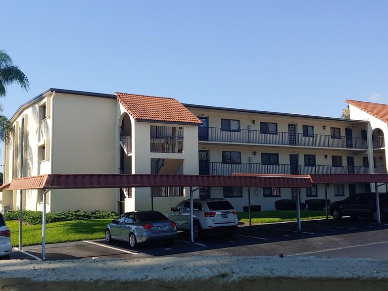 Building Front View - 2440 Winding Creek Blvd