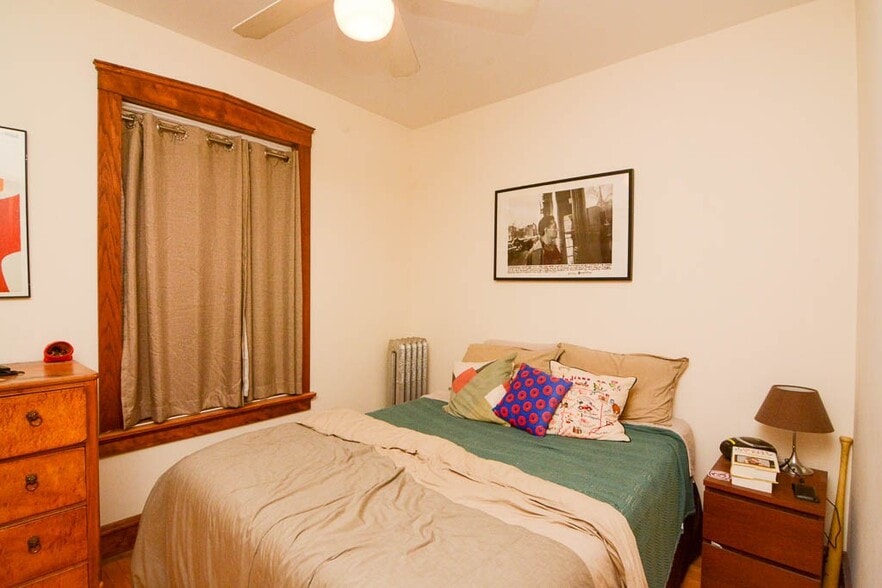 Building Photo - 1244 W Rosedale Ave