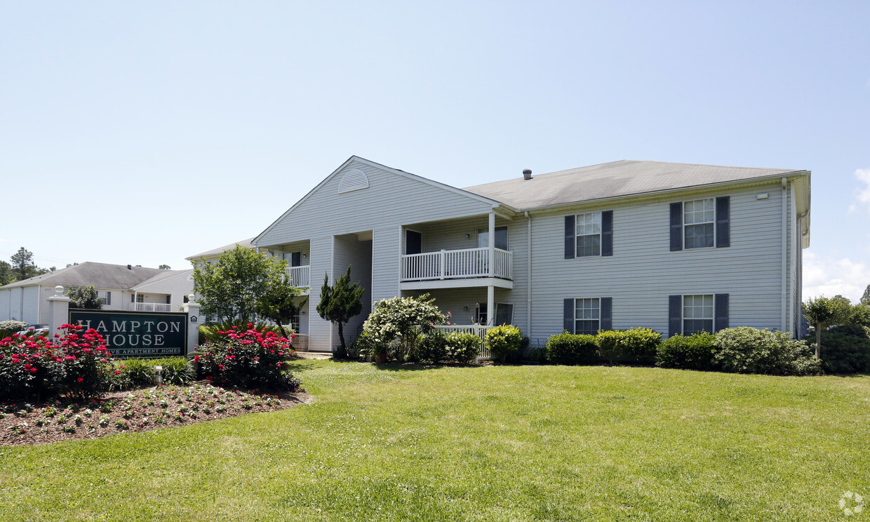 Hampton House Apartment Homes Long Beach