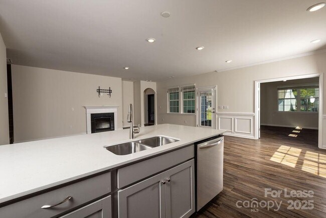 Building Photo - 12926 Canterbury Castle Dr