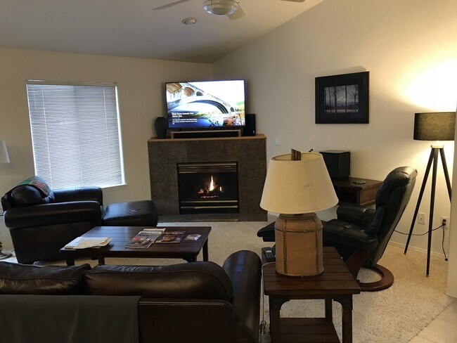 Building Photo - 8419/8421 NE 56th Street