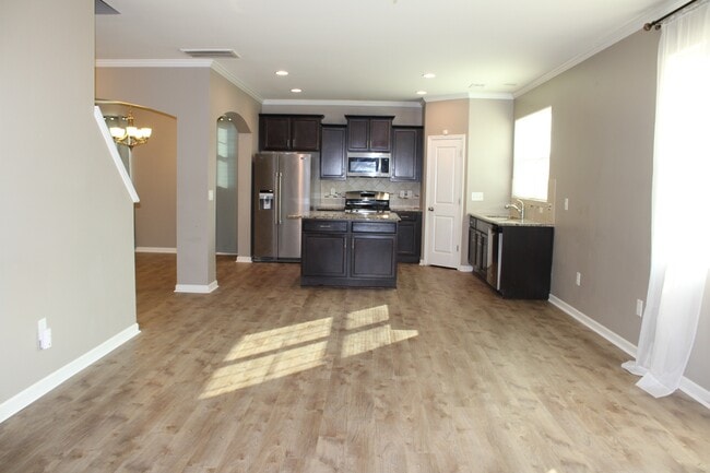 Building Photo - 138 Lyonshall St
