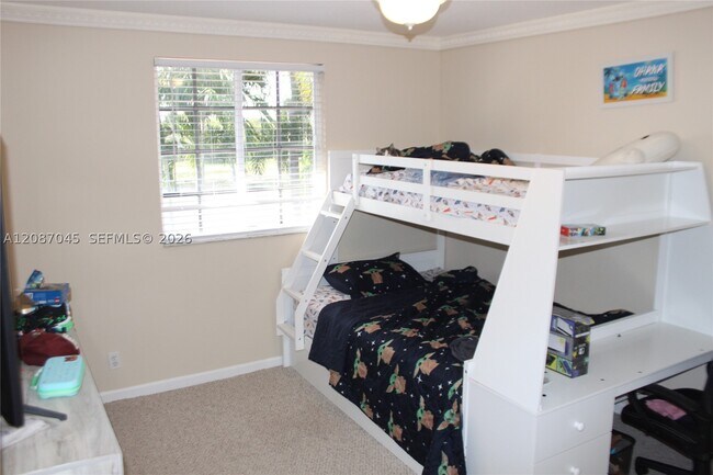 Building Photo - 2568 Jardin Dr