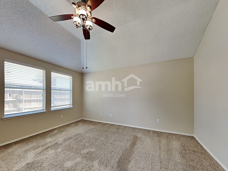 Building Photo - 517 Pinto Ln