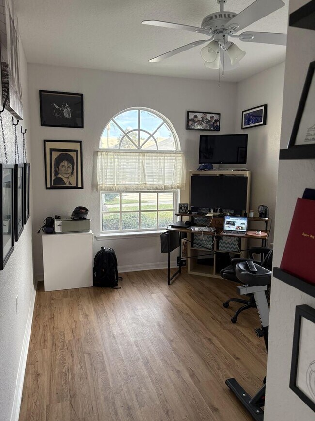 Building Photo - three bedroom, two bath home in the Countr...