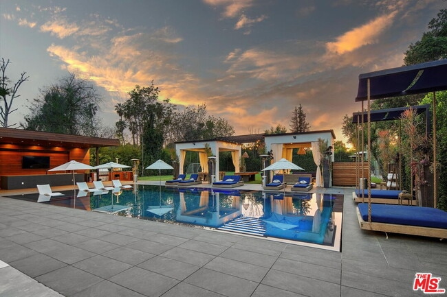 Building Photo - 6029 Melvin Ave