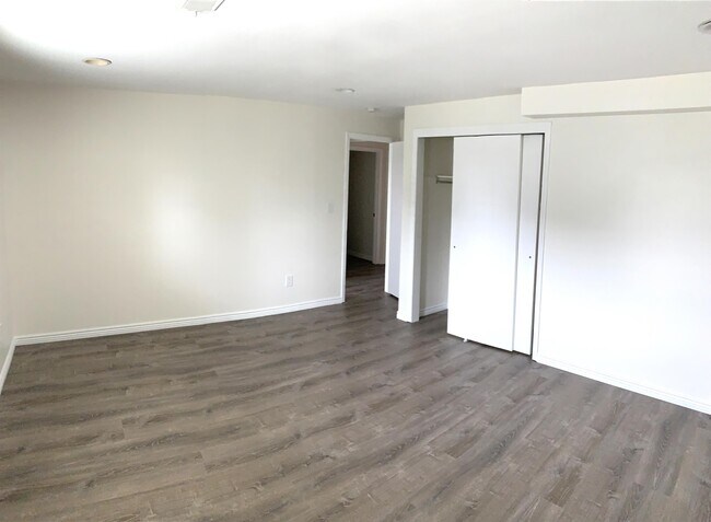 Building Photo - 1844 Mt Zion Dr