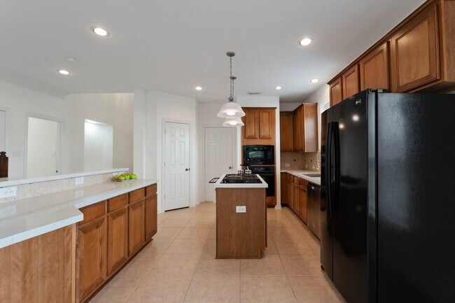 Building Photo - 11 Korbel Ct