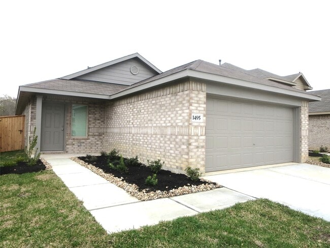 Building Photo - 1495 Las Cuevas Dr