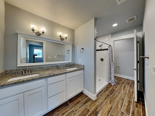 Building Photo - 1875 Pvt Rd 5273