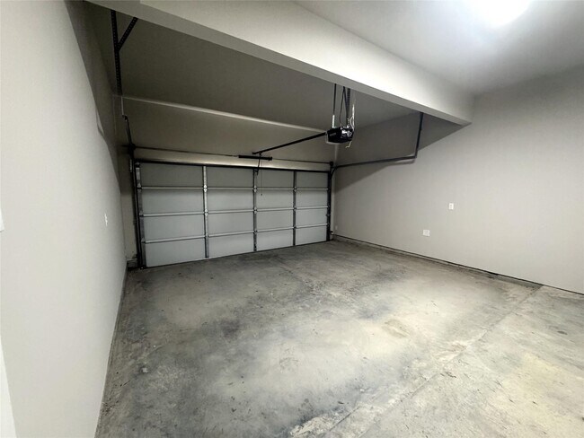 Building Photo - 540 Janisch Rd