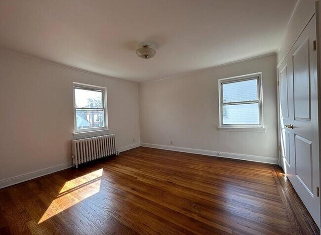 Building Photo - 76-12 175th St
