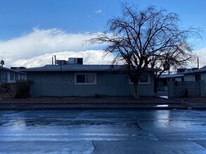 Building Photo - Cedar Ave