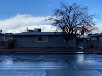 Building Photo - Cedar Ave