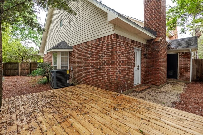 Building Photo - 3/2 Townhouse near USA! GATED! Students Welcome!
