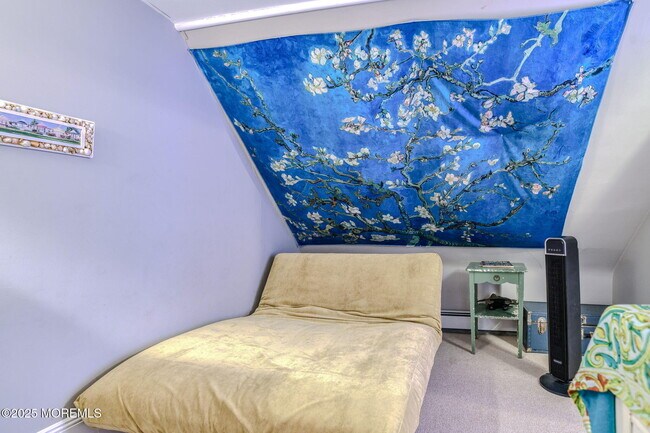 Building Photo - 19 Webb Ave