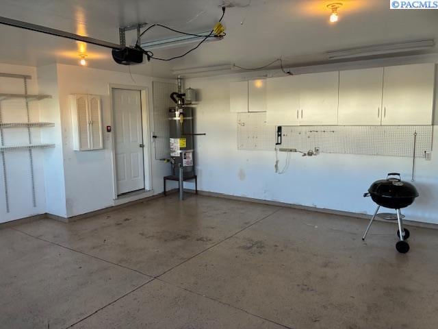 Building Photo - Great Back Yard! Lawn Care Included