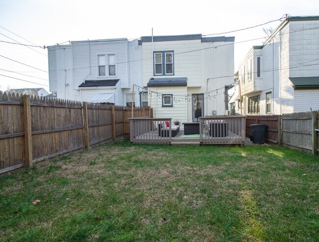 Building Photo - 2215 N Harrison St