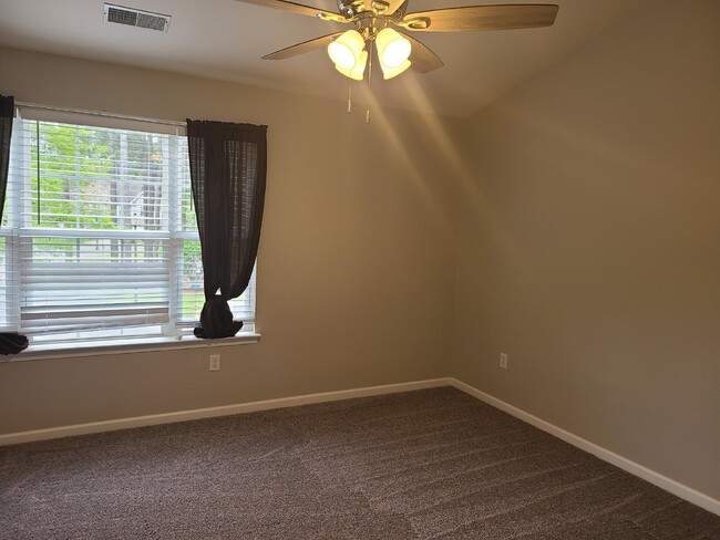 Building Photo - Two Bedroom Townhome in The Townes at Buck...